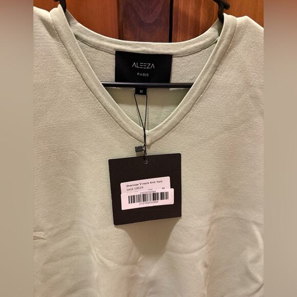 Aleeza Paris Sage Green Sleeveless Sweater Vest NWT MED - Picture 5 of 6
